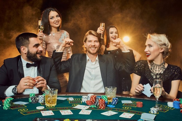Filipino player celebrating a jackpot win on the okjl mobile platform in the Philippines